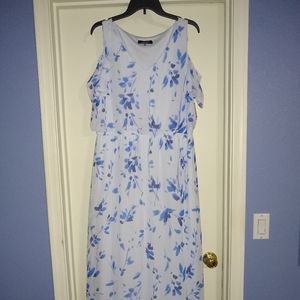 NEW Woman's Nine West maxi dress.